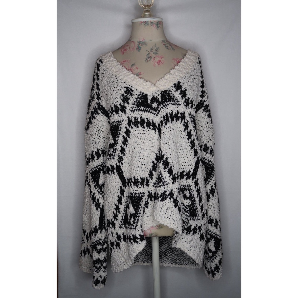 POL Womens Small Black Southwestern Tribal Oversized V Neck Boho Knit Sweater